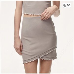 😍 Aritzia Sunday Best Primrose Skirt in Ashenwhite XS